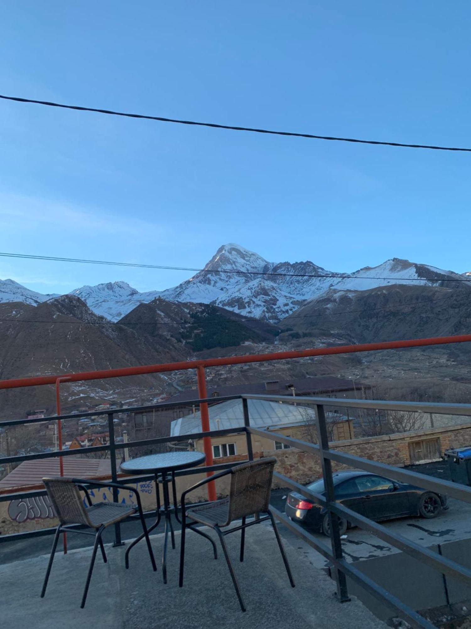 Mate'S Home Kazbegi Stepantsminda Exterior foto